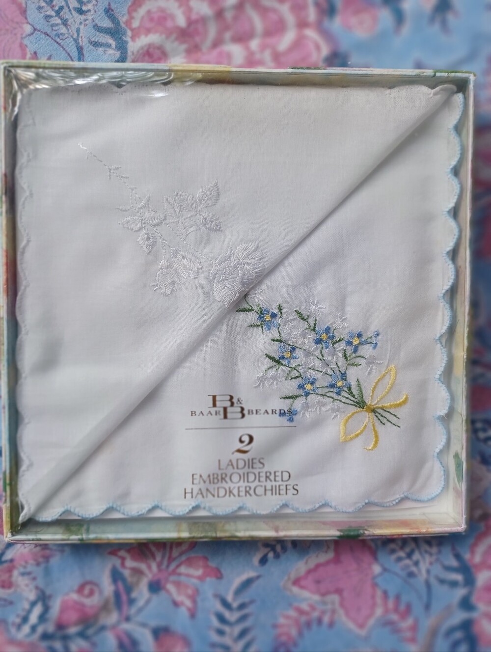 Vintage Embroidered Ladies Hankerchiefs